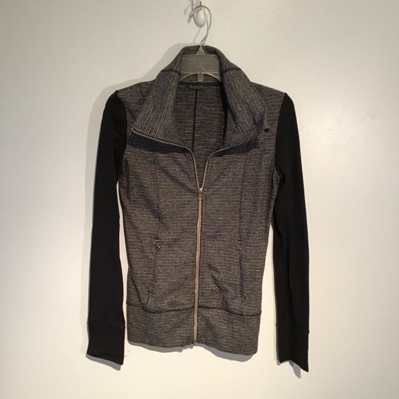 Lululemon Daily Yoga Jacket Reversible Slub Denim Polar Haze/Black Size 2 - Picture 8 of 14